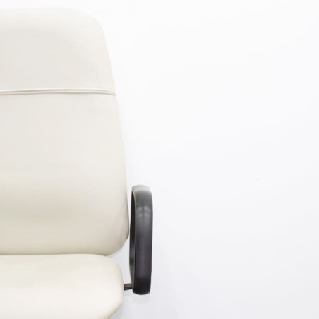 Silla dirección tapizada en piel beige