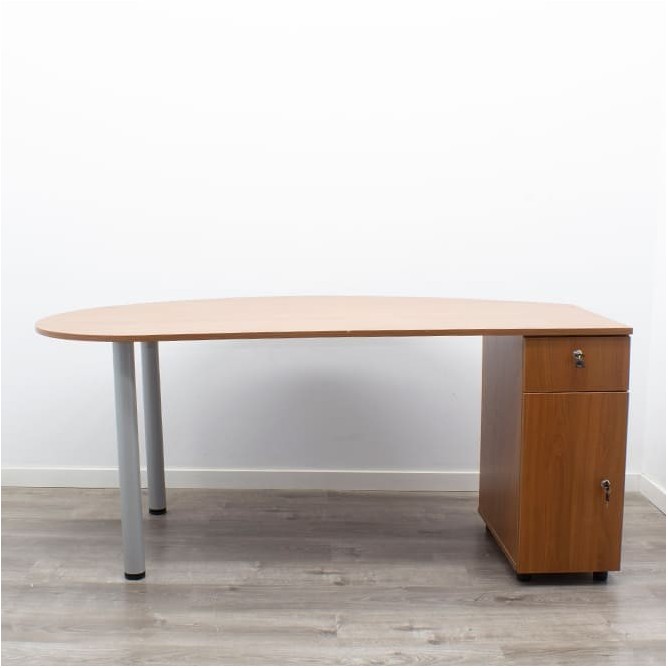 Mesa ovalada en maple o nogal con buck