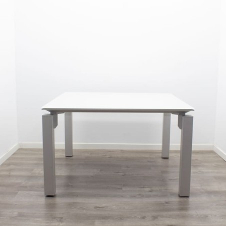 Mesa reunión con tapa en cristal blanco