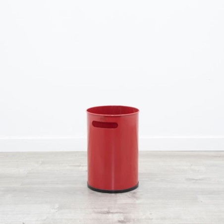 Papelera roja metálica