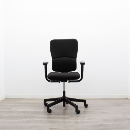 Silla operativa steelcase modelo Let's B sincro con brazos regulables altura