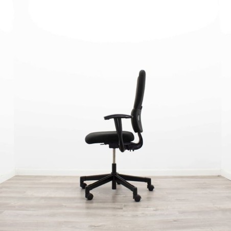 Silla operativa steelcase modelo Let's B sincro con brazos regulables altura