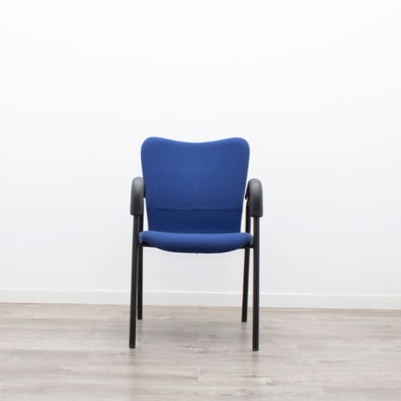 Silla confidente tapizada en azul