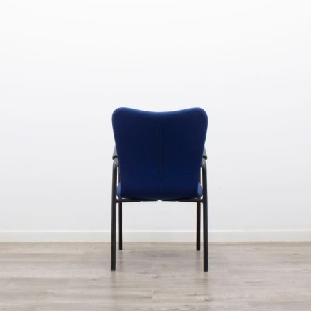 Silla confidente tapizada en azul