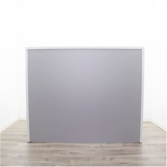 Recepción dos colores con mostrador y mesa pata tubular - Mercaoficina