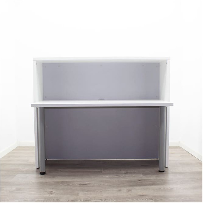 Recepción dos colores con mostrador y mesa pata tubular - Mercaoficina