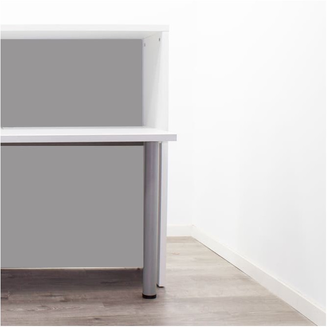 Recepción dos colores con mostrador y mesa pata tubular - Mercaoficina