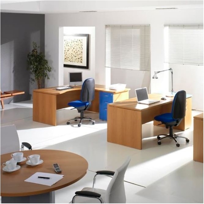 Mesa operativa con pata panel