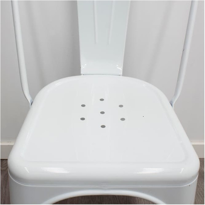 Silla metálica con respaldo (en varios colores)