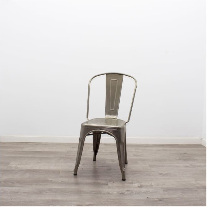 Silla metálica con respaldo (en varios colores)