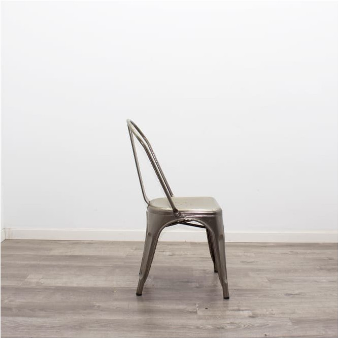 Silla metálica con respaldo (en varios colores)