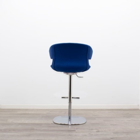 Taburete asiento azul con base cromada