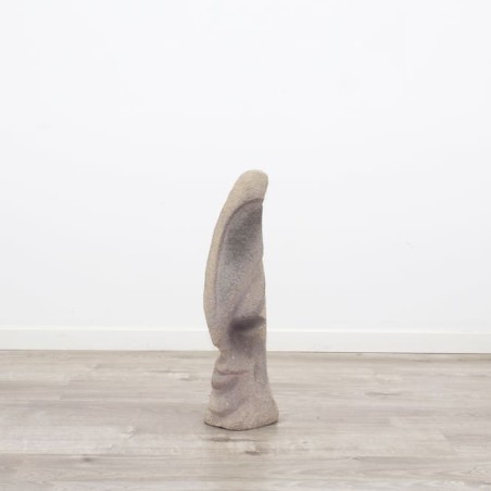 Escultura de piedra de una cara
