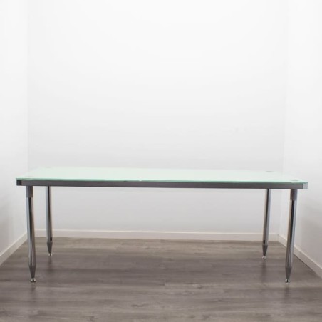 Mesa operativa estructura cromada y tapa cristal