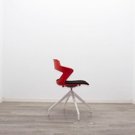 Silla confidente giratoria roja y negra