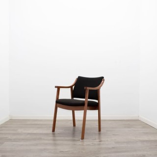 Silla confidente de madera tapizado negro 2