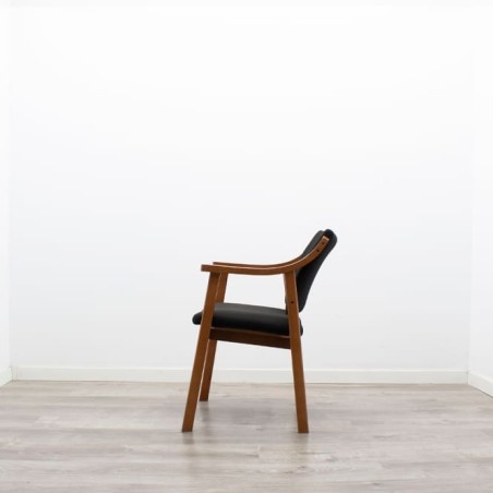 Silla confidente de madera tapizado negro