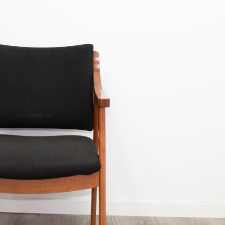 Silla confidente de madera tapizado negro