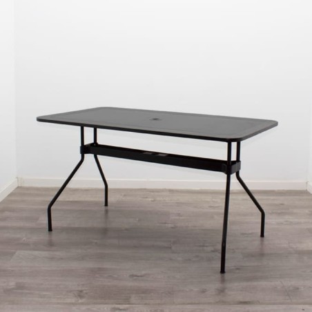 Mesa metálica negra con 4 patas