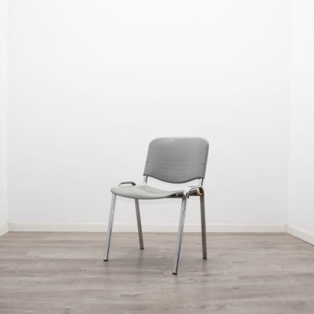 Silla colectividad en PVC gris con estructura cromada