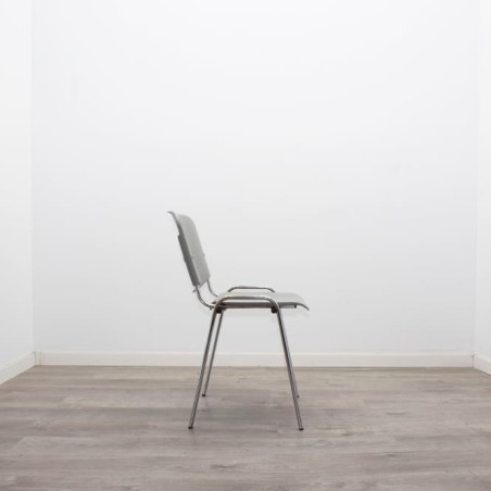 Silla colectividad en PVC gris con estructura cromada