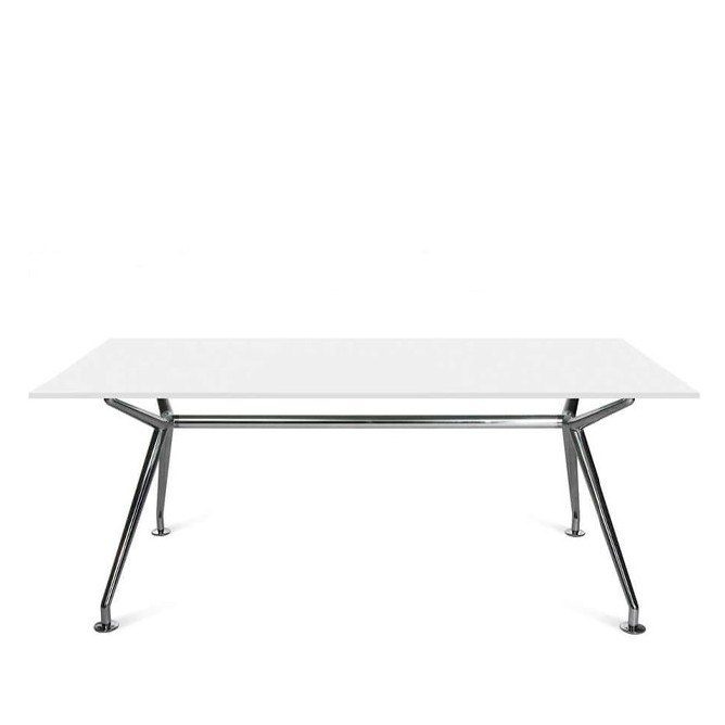 mesa dirección estructura metálica en color aluminio pulido