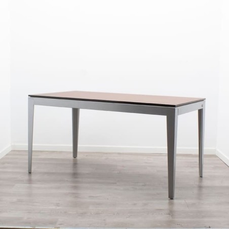 Mesa de comedor extensible con 4 patas metálicas
