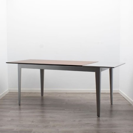Mesa de comedor extensible con 4 patas metálicas