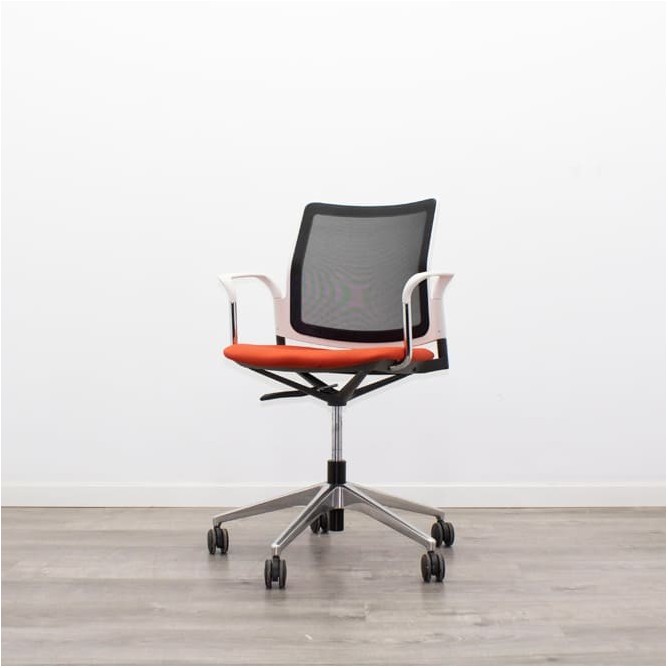 silla operativa ergonómica con respaldo en malla negra
