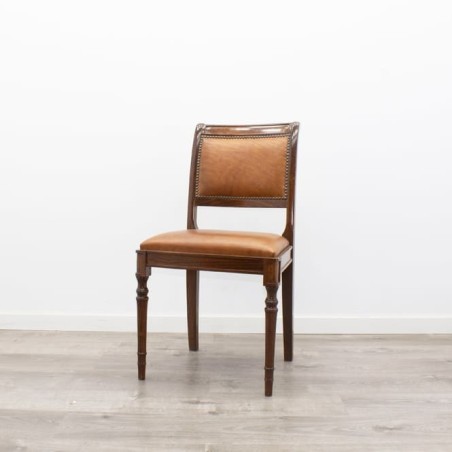 Silla clásica modelo Cuzco con estructura caoba