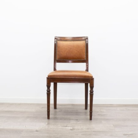Silla clásica modelo Cuzco con estructura caoba