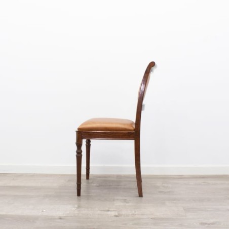 Silla clásica modelo Cuzco con estructura caoba