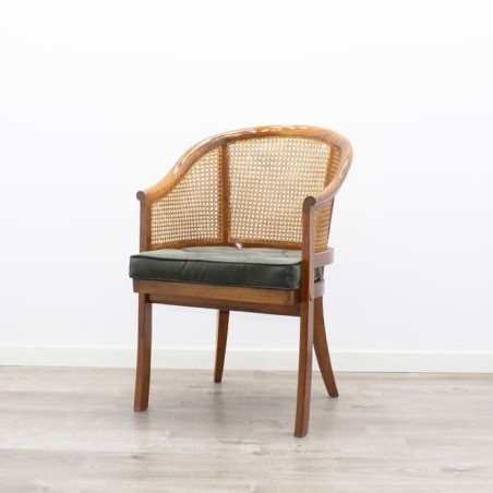 Silla clásica modelo Praga estructura nogal claro