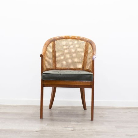 Silla clásica modelo Praga estructura nogal claro
