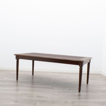 Mesa de centro en madera (tapete en varios colores)