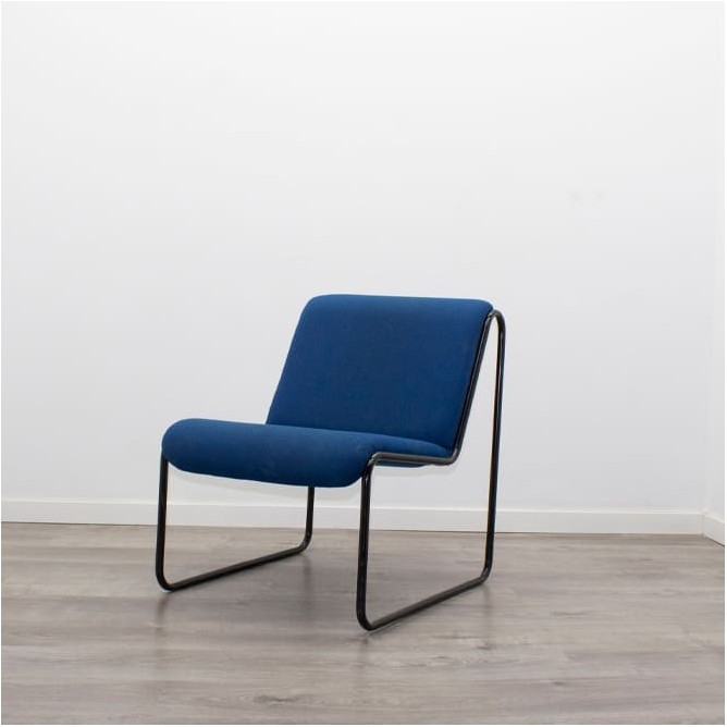 Sillón de espera azul base patín
