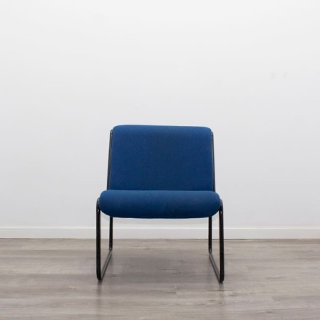 Sillón de espera azul base patín