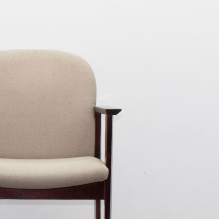 Silla clásica 4 patas madera con (tapizado varios colores)