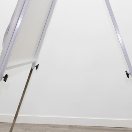 pizarra con tripode elevable