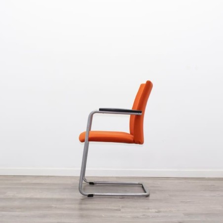 Silla confidente naranja y base patín gris