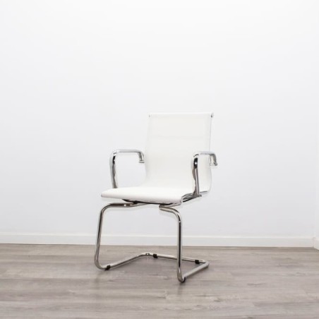 Silla confidente base patín cromada con rejilla negra o blanca - Mercaoficina