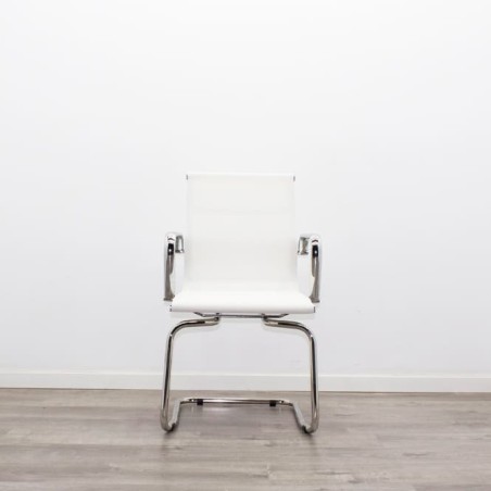 Silla confidente base patín cromada con rejilla negra o blanca - Mercaoficina