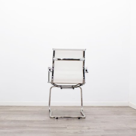 Silla confidente base patín cromada con rejilla negra o blanca - Mercaoficina
