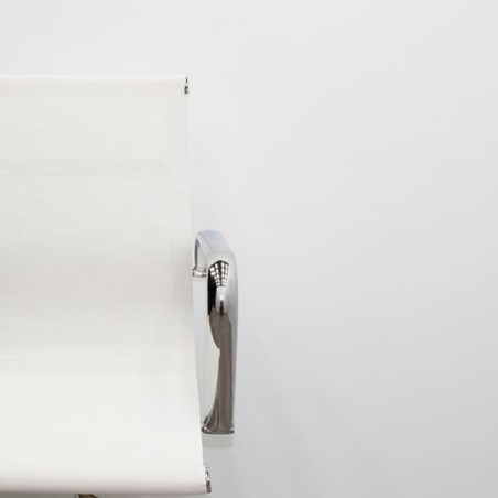 Silla confidente base patín cromada con rejilla negra o blanca - Mercaoficina
