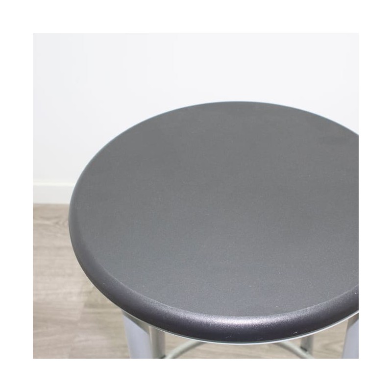 Taburete fijo con asiento negro y patas en gris