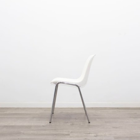Silla colectividad con 4 patas metálicas en PVC blanco