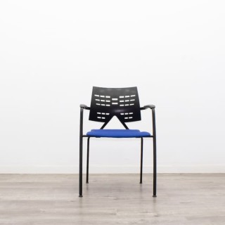 Silla confidente con respaldo PVC negro asiento tapizado azul