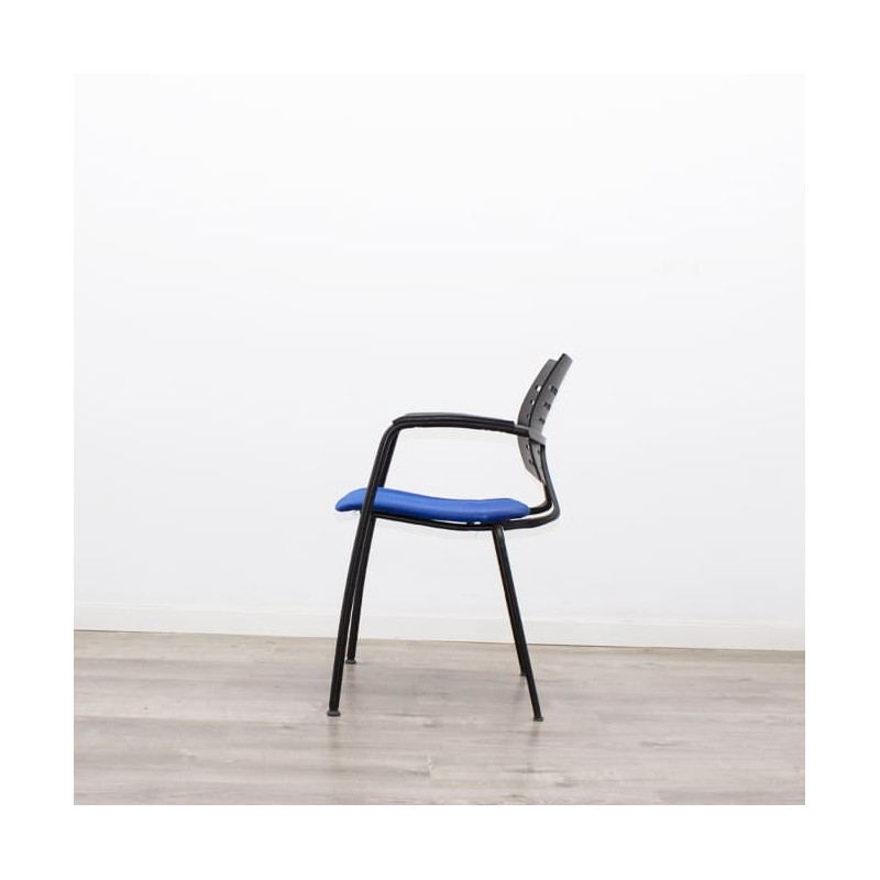 Silla confidente con respaldo PVC negro asiento tapizado azul