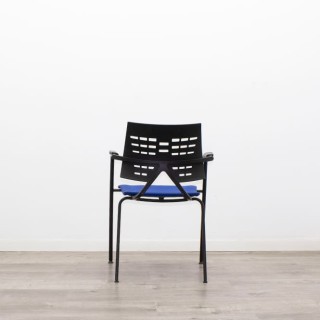 Silla confidente con respaldo PVC negro asiento tapizado azul