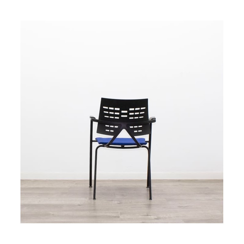 Silla confidente con respaldo PVC negro asiento tapizado azul